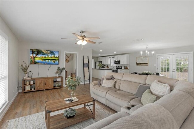 Building Photo - 8906 Viana St