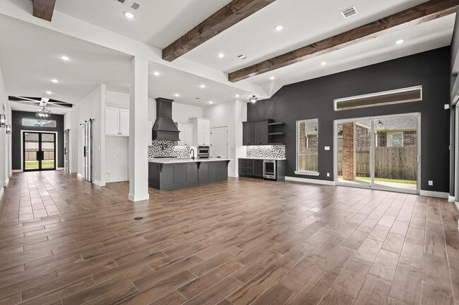 Building Photo - 3607 Wellborn Dr