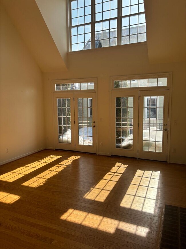 Building Photo - Great Home in Crozet!