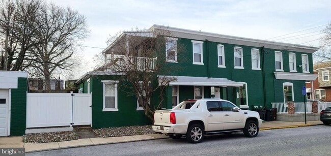 Building Photo - 918 N Clayton St