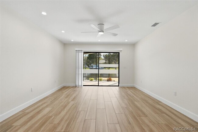 Building Photo - 11625 W Riverhaven Dr