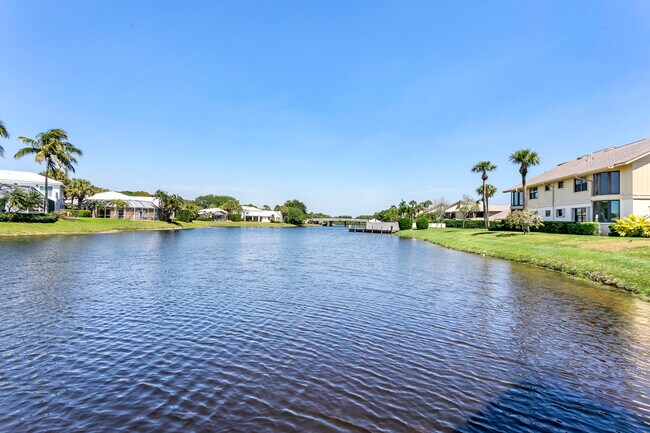 Building Photo - 16997 Waterbend Dr