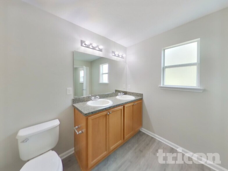 Building Photo - 12034 Alexandra Dr