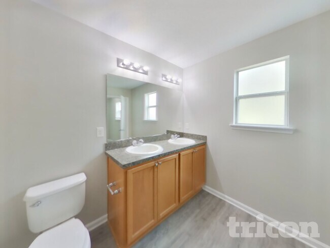 Building Photo - 12034 Alexandra Dr