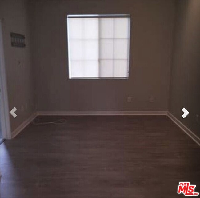 Building Photo - 5350 Playa Vista Dr