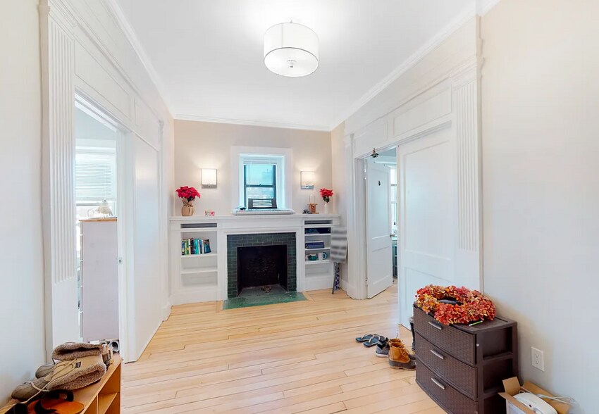 Building Photo - 1284 Commonwealth Ave