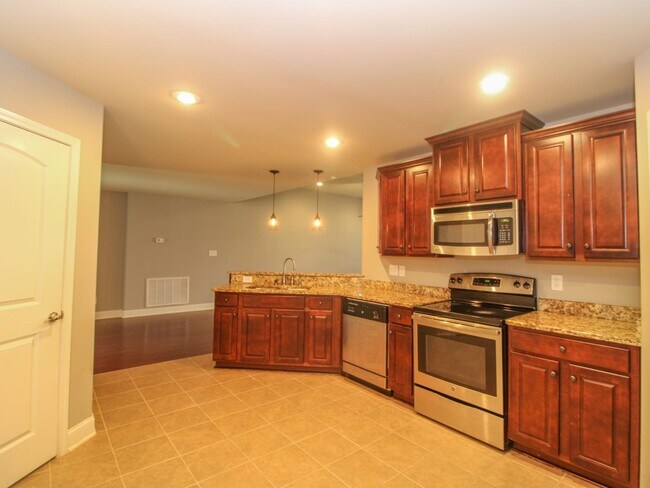 Building Photo - 4 Bedroom Home  in Athens City!