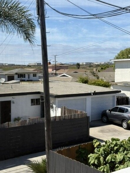 Building Photo - 474 Delaware St