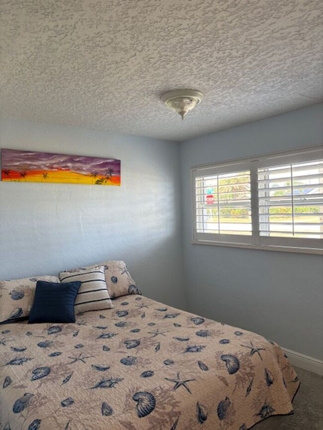 Building Photo - BEACH LIFE! 3/2 HOME FOR LEASE BEACHSIDE!