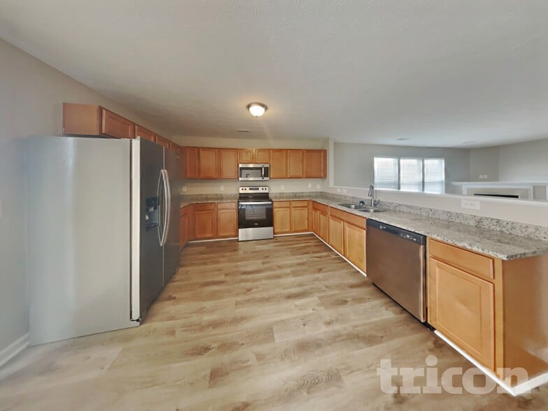 Building Photo - 904 Grand Oak Dr