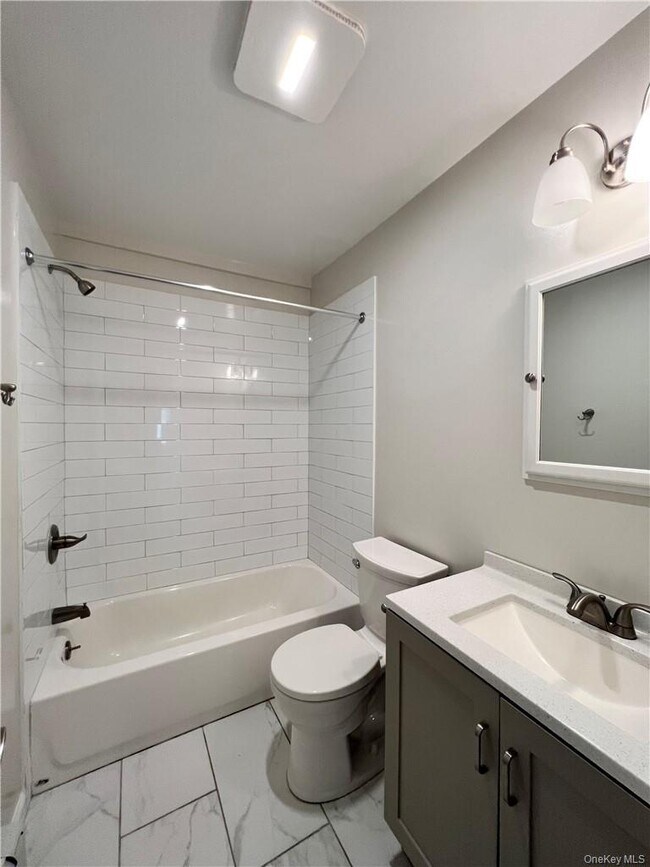 Building Photo - 133 Bradford St