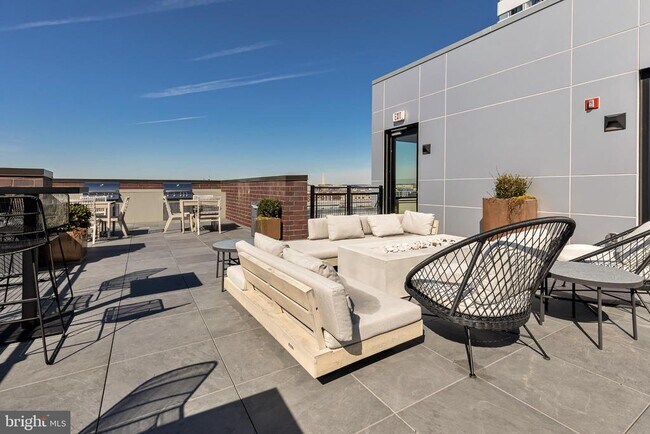 Building Photo - 37 L St SE