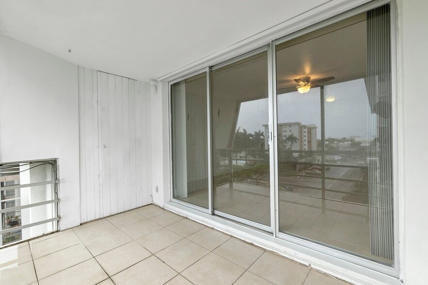 Building Photo - 3040 NE 16th Ave