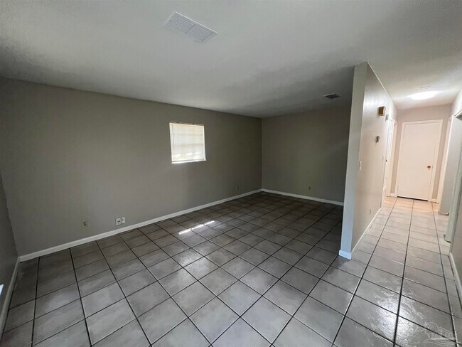 Building Photo - 5859 Mapleton St
