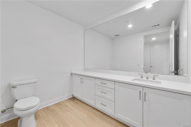Building Photo - 2205 Rivington