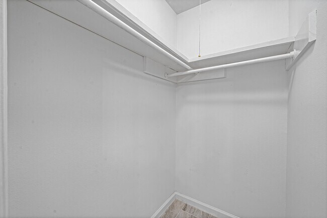 Building Photo - 11823 S Willow Cir