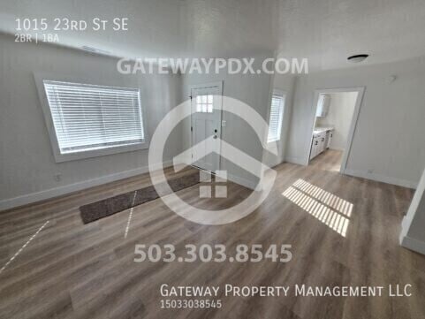 Building Photo - 1015 23rd St SE