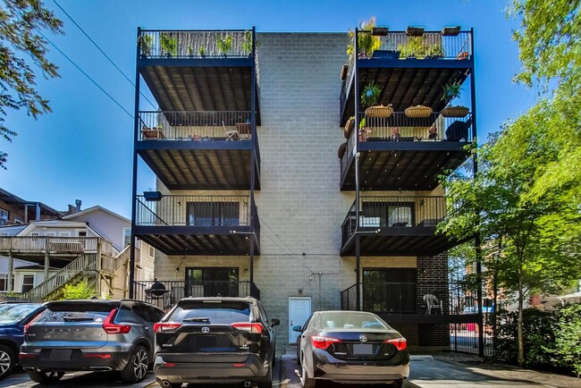 Building Photo - 3332 W Palmer St