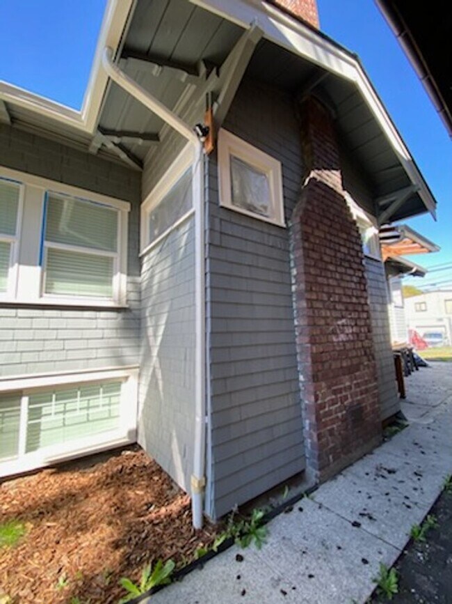 Building Photo - 1151904