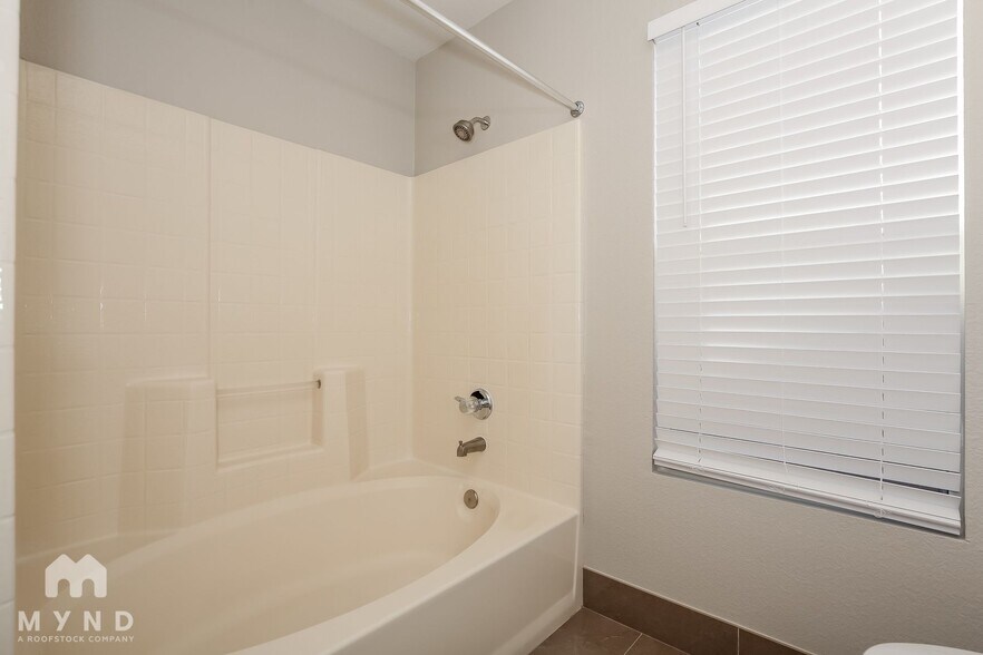 Building Photo - 2704 Exulted Valley Ave