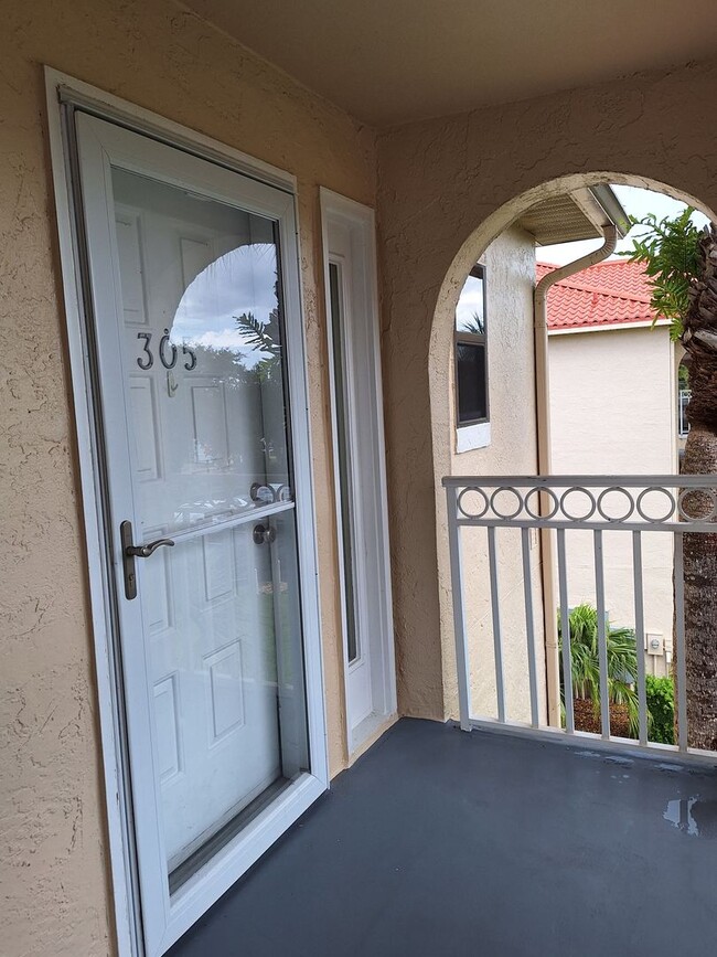 Building Photo - BOUCHELLE ISLAND - RIVERFRONT 2BR 2BA CONDO!!
