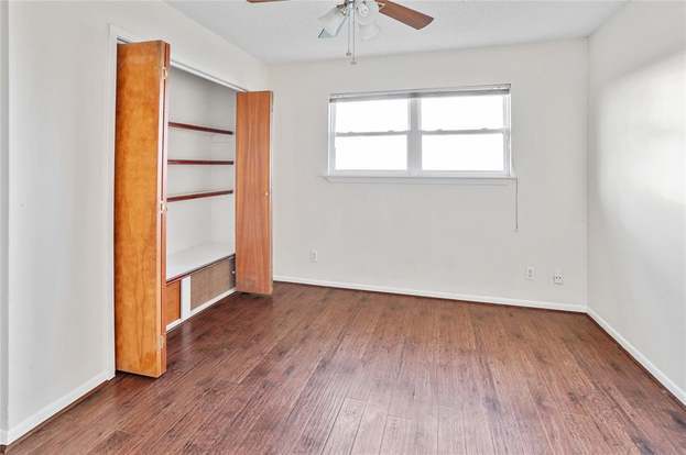 Building Photo - 8416 Seawall Blvd