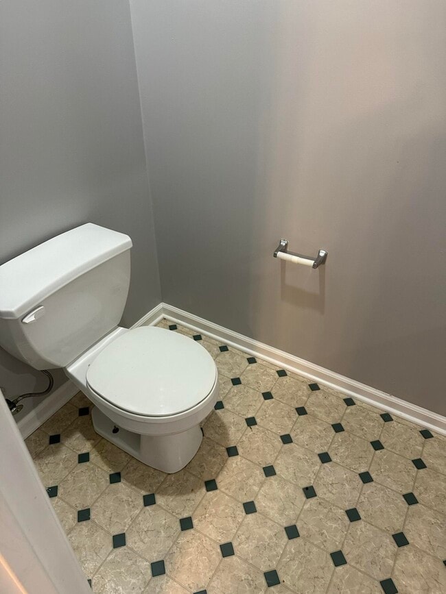 Building Photo - 2003 River Ridge Rd