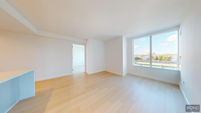 Building Photo - 400 W 61st St