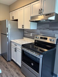 Building Photo - 1705 Edgewood Dr NW