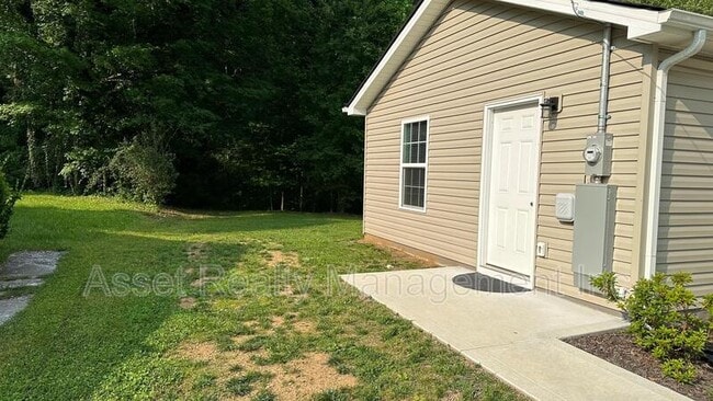 Building Photo - 112 Bennett Ln