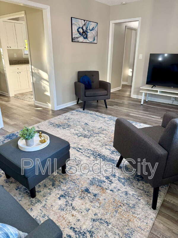 Building Photo - 3615 Truman St