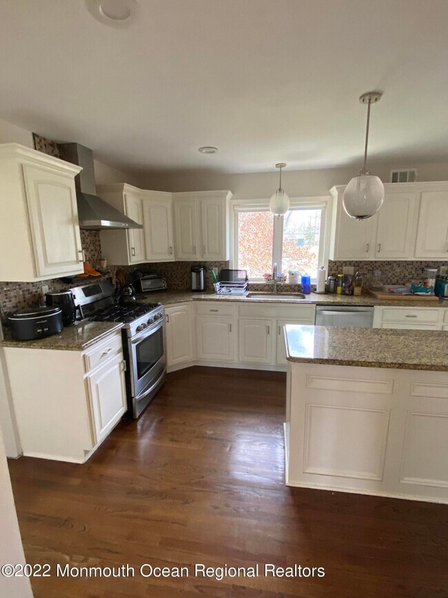 Building Photo - 155 Belmar Ave