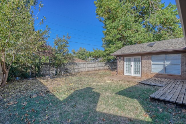 Building Photo - Beautiful newly Updated Edmond Home!