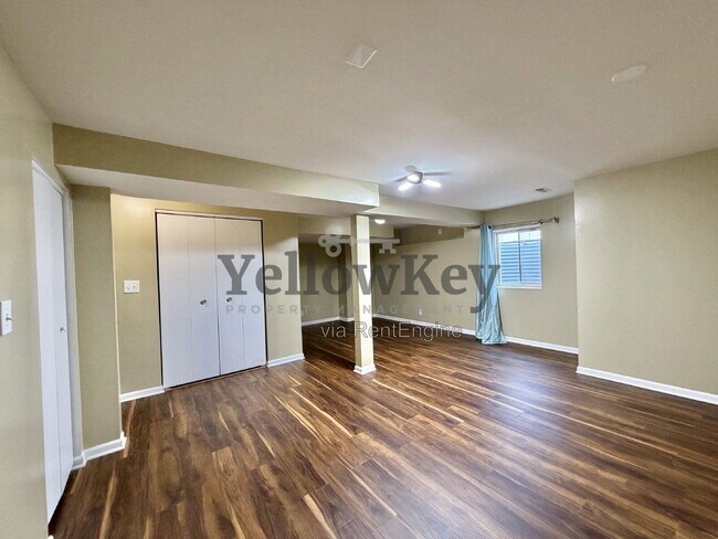 Building Photo - 613 Greystone Ln