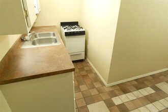 Building Photo - Duplex