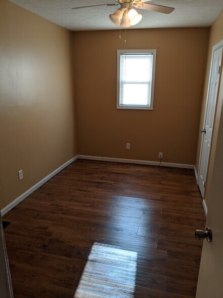 Building Photo - 426 W Elm St