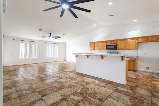 Building Photo - 3481 W 27th Ln