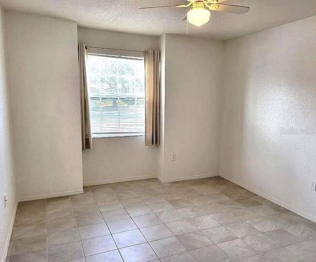 Building Photo - 14037 Fairway Island Dr