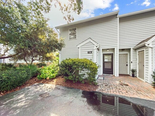 Building Photo - 113 N Myrtle Dr