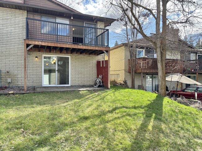 Building Photo - 3418 W 2nd Ave