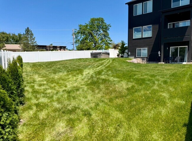 Building Photo - 6556 S 130 W