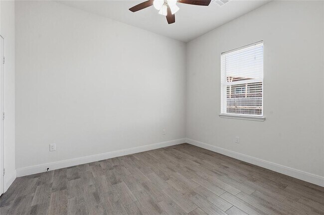 Building Photo - 112 Margarita Dr