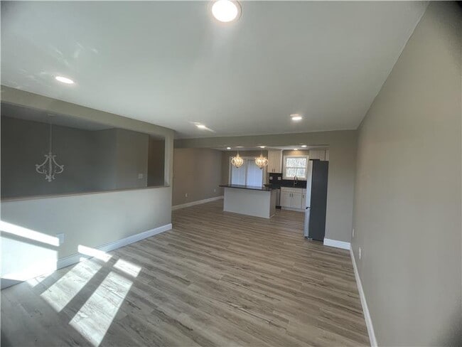 Building Photo - 889 Township Rd 217