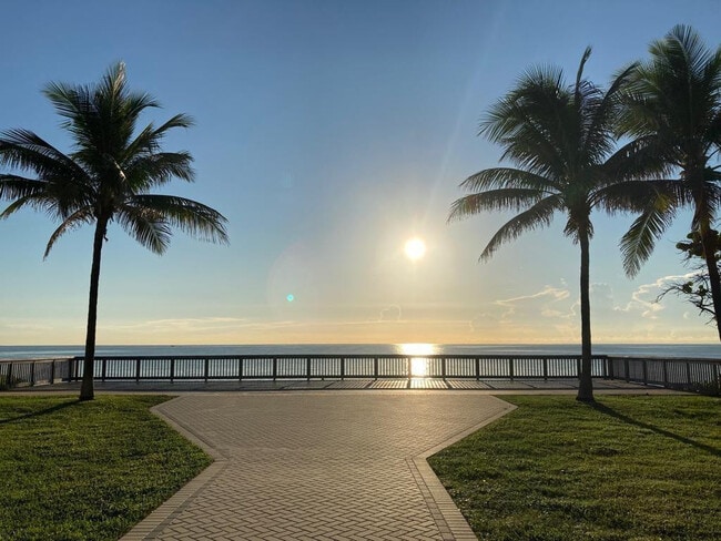 Building Photo - 616 SE 8th Ave