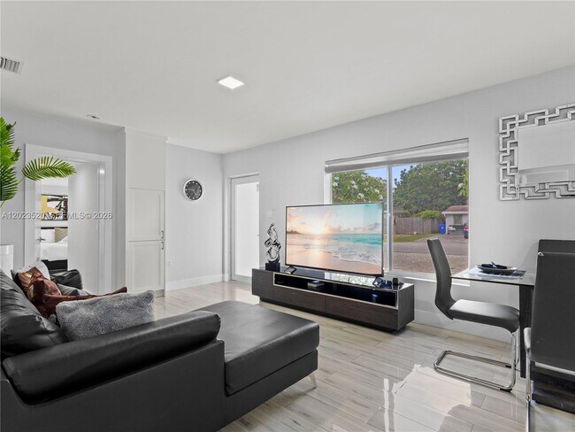 Building Photo - 1431 SW 29th St