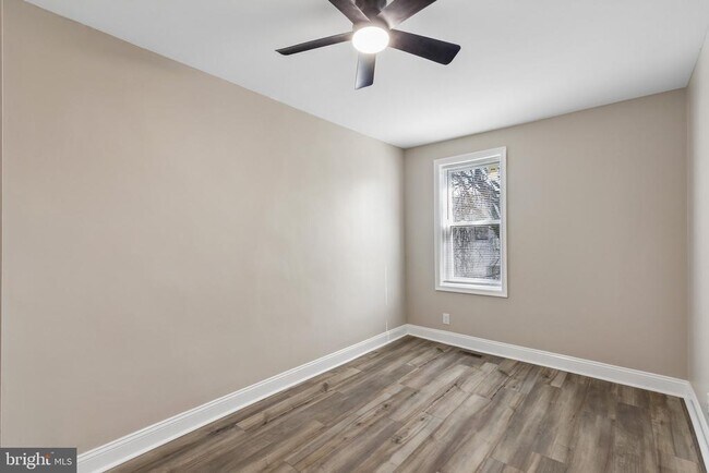 Building Photo - 5536 Pine St