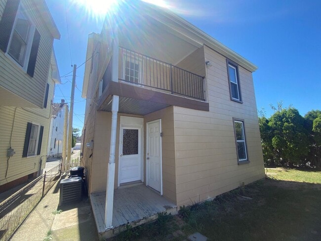 Building Photo - Charming 3 Bedroom, 1 Bath Home in Hanover, PA!