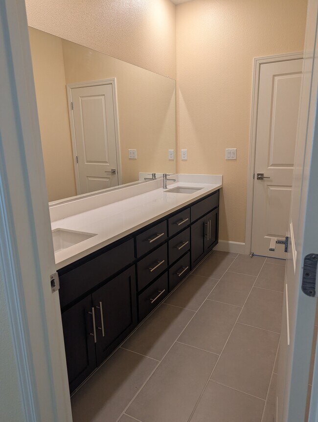 Building Photo - 2461 Coloma Ln