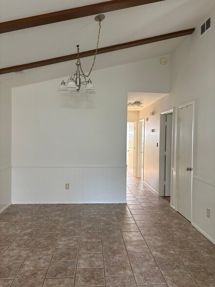Building Photo - 124 Appletree Ct