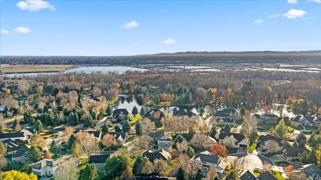 Building Photo - Quiet, Convenient, and Spacious 5 Bedroom 4 Bathroom Home